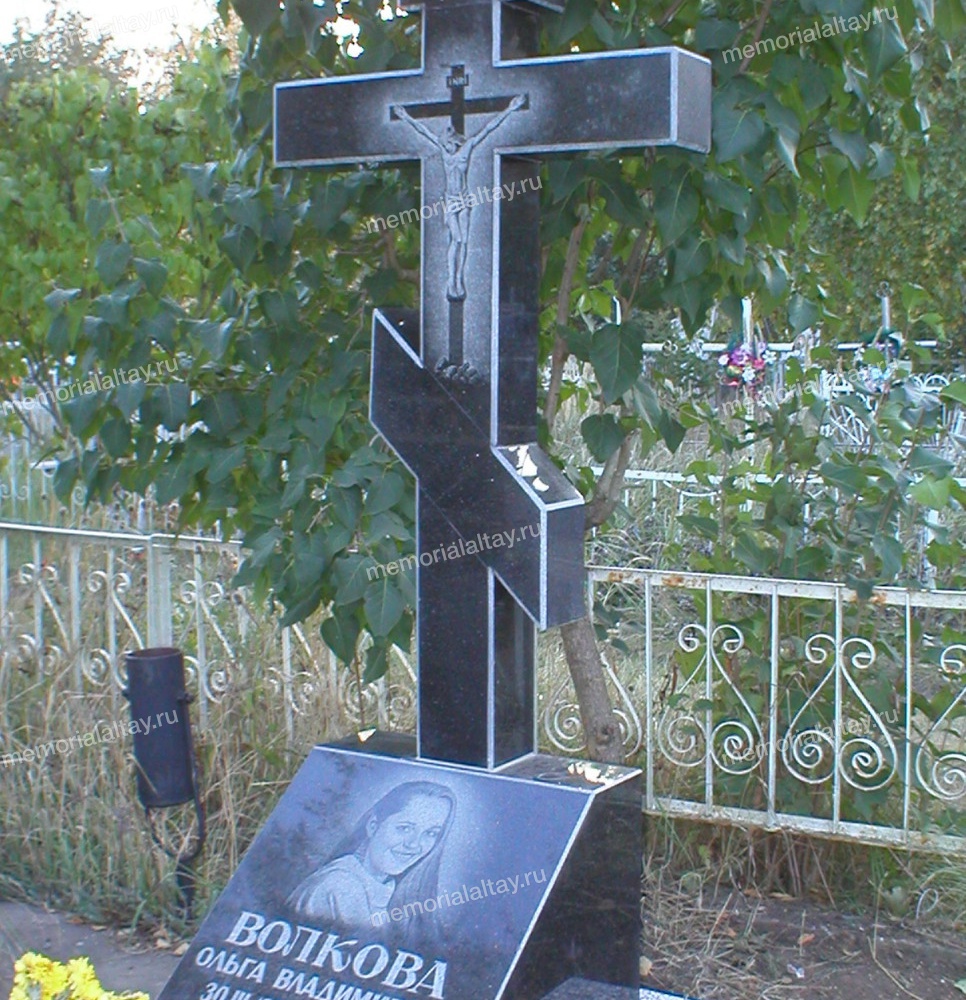 крест православный на тумбе со скосом  высота общая 1600 